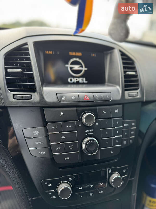 Седан Opel Insignia 2012 в Виннице