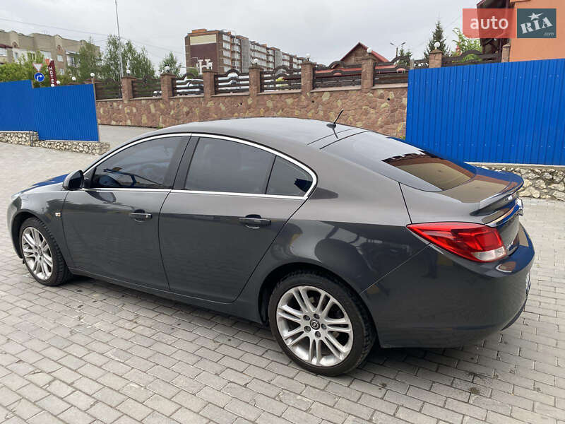 Ліфтбек Opel Insignia 2012 в Тернополі