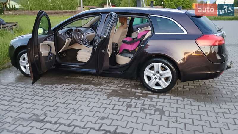 Универсал Opel Insignia 2012 в Самборе