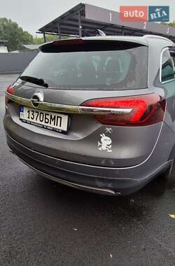 Универсал Opel Insignia 2015 в 