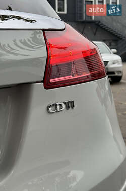 Универсал Opel Insignia 2010 в 