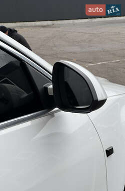 Универсал Opel Insignia 2010 в 