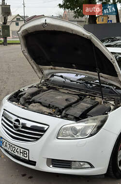 Универсал Opel Insignia 2010 в 