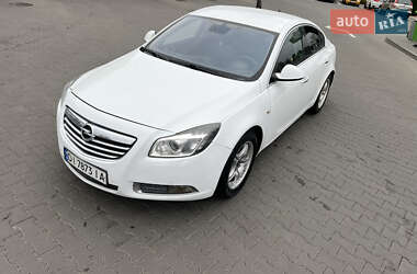 Седан Opel Insignia 2011 в 