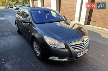 Универсал Opel Insignia 2010 в 