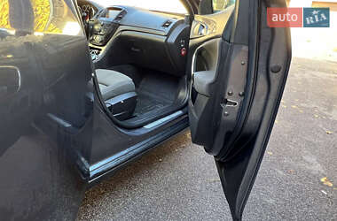 Универсал Opel Insignia 2010 в 