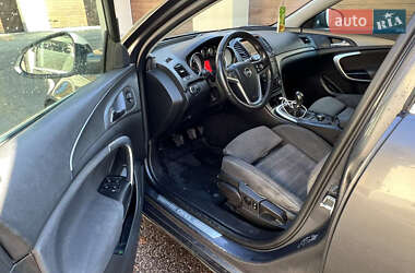 Универсал Opel Insignia 2010 в 