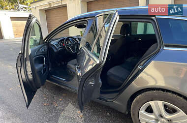 Универсал Opel Insignia 2010 в 