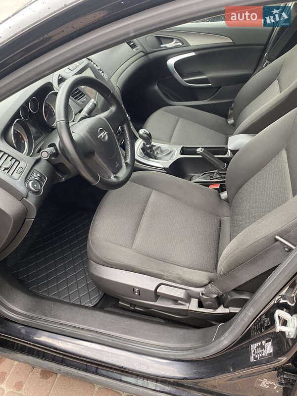 Универсал Opel Insignia 2009 в Умани