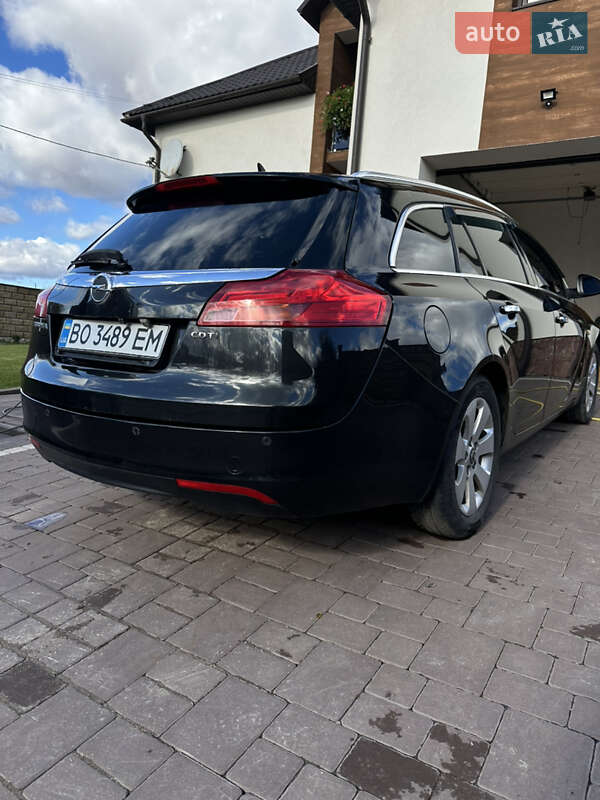 Універсал Opel Insignia 2011 в Тернополі