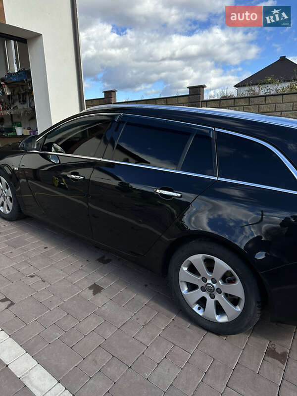 Універсал Opel Insignia 2011 в Тернополі