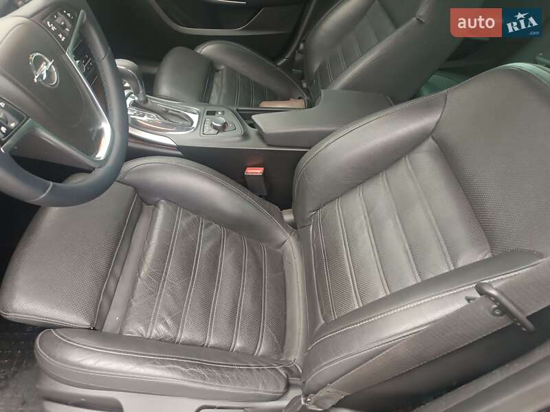 Универсал Opel Insignia 2011 в Бершади