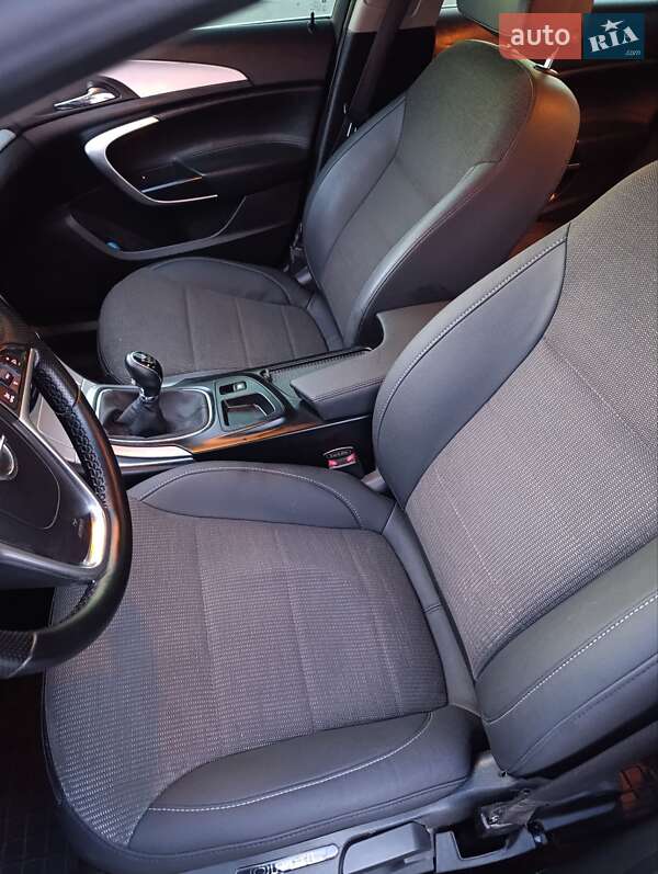 Седан Opel Insignia 2010 в Кам'янець-Подільському