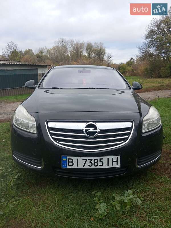 Седан Opel Insignia 2009 в Гадяче