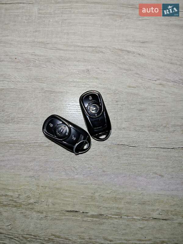 Универсал Opel Insignia 2018 в Киеве фото 42 Универсал Opel Insignia 2018 в Киеве