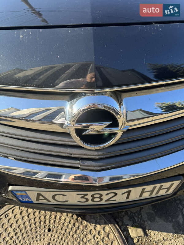 Седан Opel Insignia 2016 в Луцке