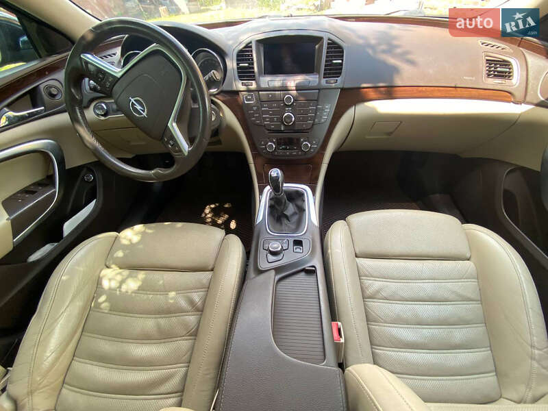 Универсал Opel Insignia 2011 в Золочеве