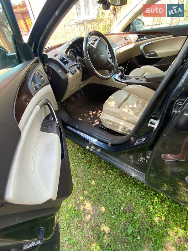 Универсал Opel Insignia 2011 в Золочеве