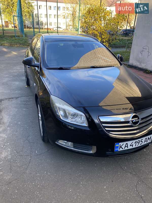 Универсал Opel Insignia 2009 в Киеве