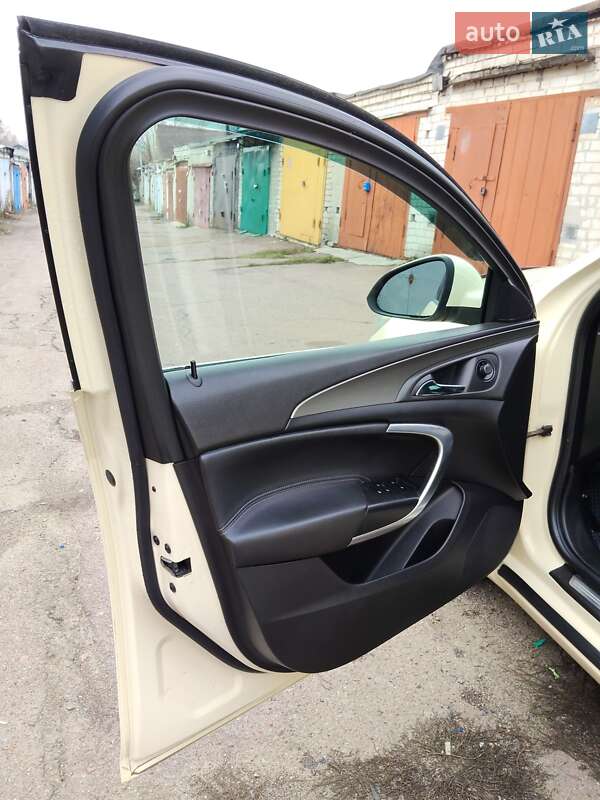 Универсал Opel Insignia 2011 в Чернигове