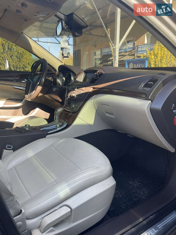 Универсал Opel Insignia 2011 в Ужгороде