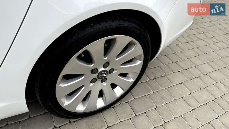 Универсал Opel Insignia 2010 в Луцке