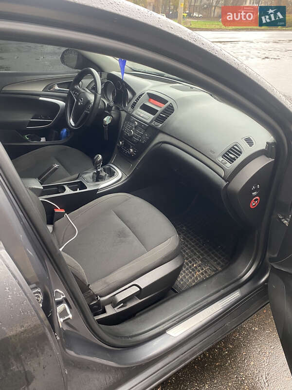 Седан Opel Insignia 2010 в Херсоне