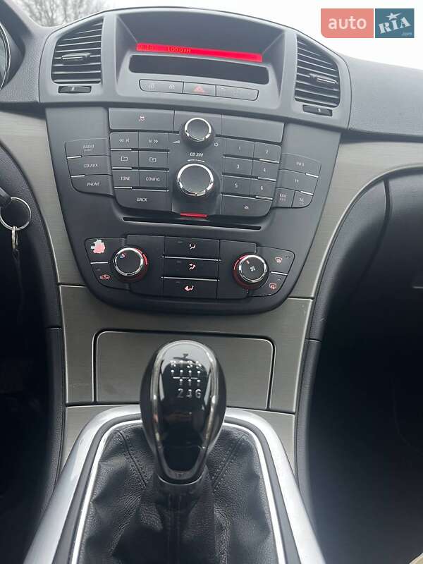 Седан Opel Insignia 2009 в Чернівцях