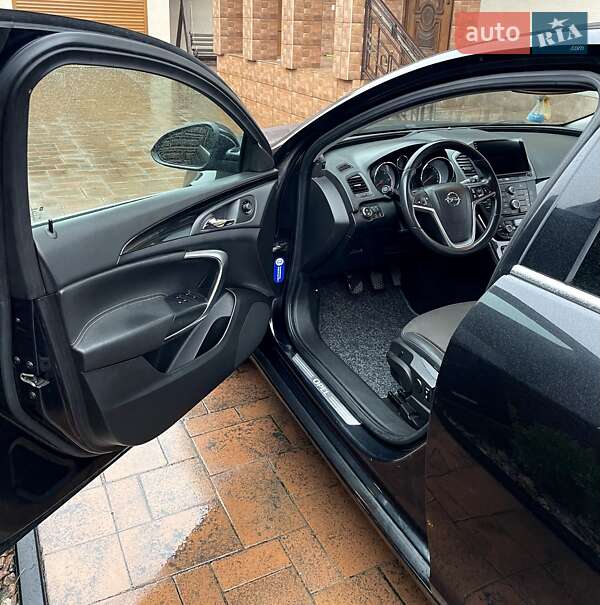 Седан Opel Insignia 2009 в Ровно