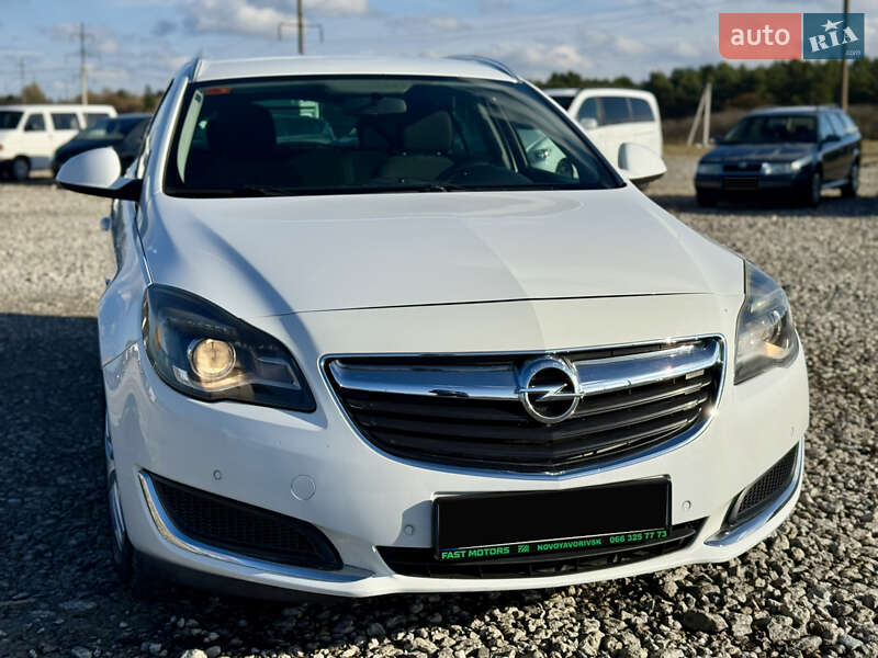 Универсал Opel Insignia 2016 в Новояворовске