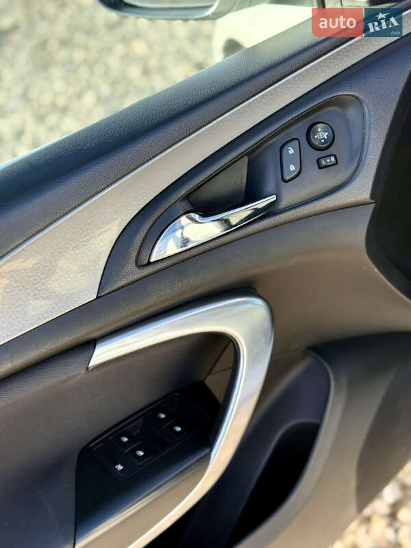 Универсал Opel Insignia 2016 в Новояворовске