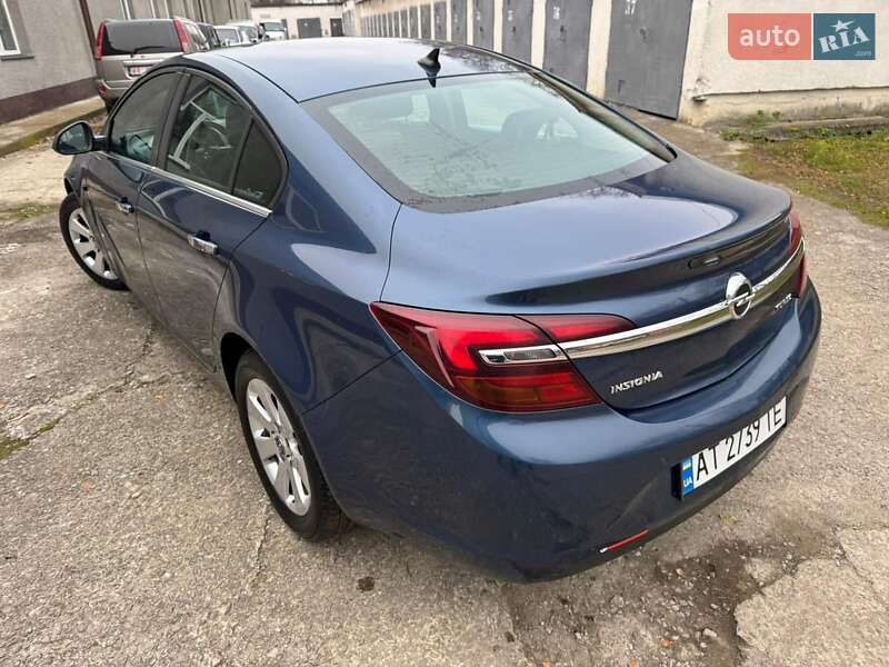Седан Opel Insignia 2015 в Івано-Франківську