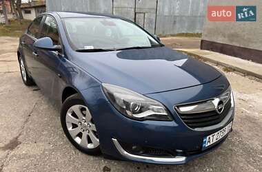 Седан Opel Insignia 2015 в Івано-Франківську