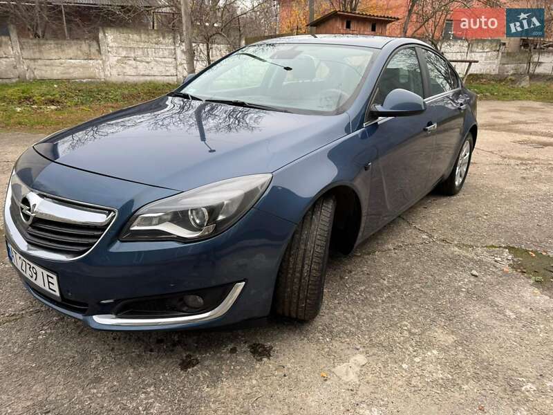 Седан Opel Insignia 2015 в Івано-Франківську