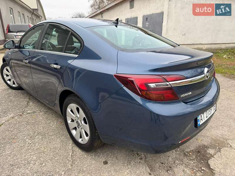 Седан Opel Insignia 2015 в Івано-Франківську
