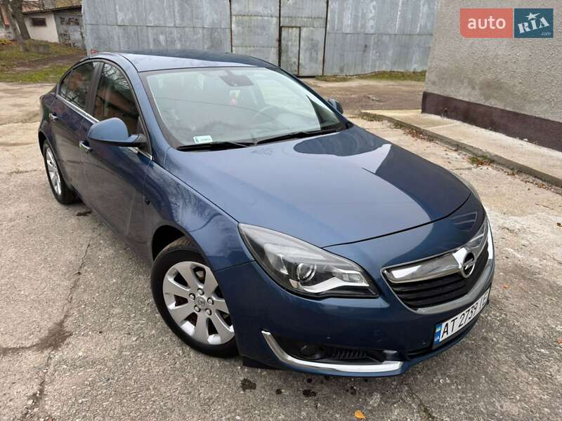 Седан Opel Insignia 2015 в Івано-Франківську