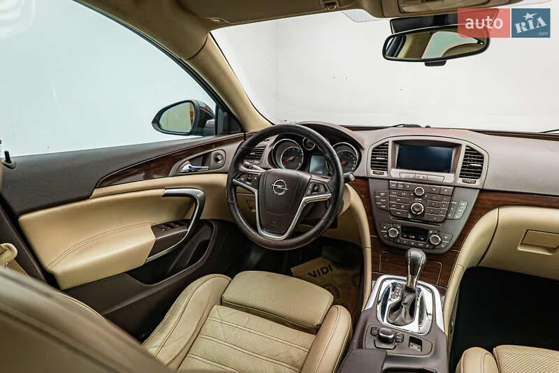 Седан Opel Insignia 2013 в Киеве