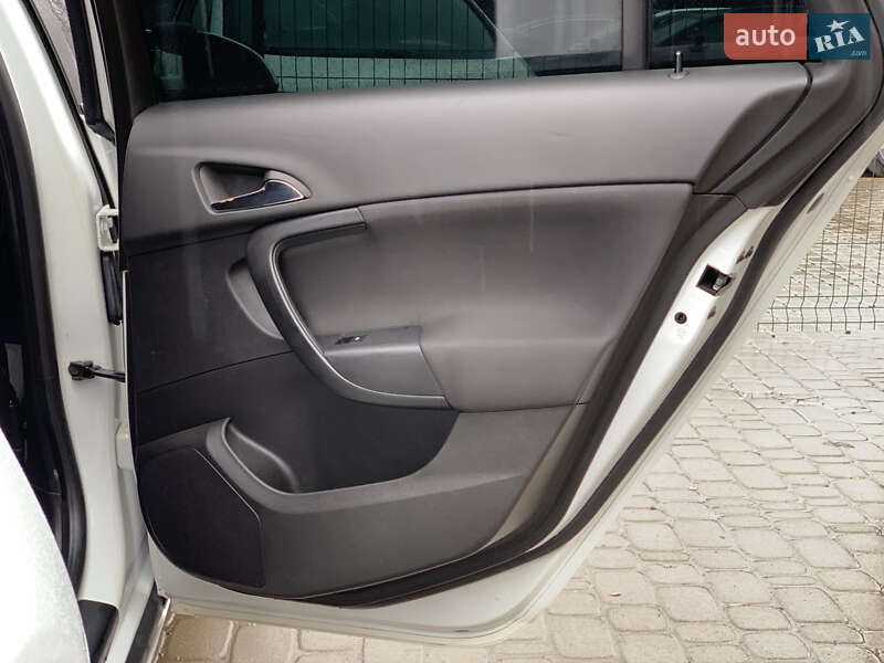 Універсал Opel Insignia 2014 в Бердичеві