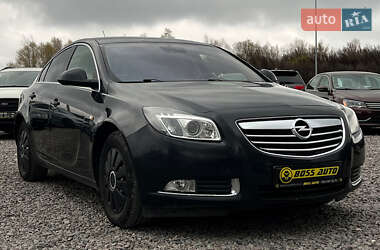 Седан Opel Insignia 2012 в Львове