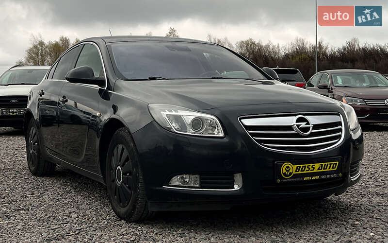 Седан Opel Insignia 2012 в Львове