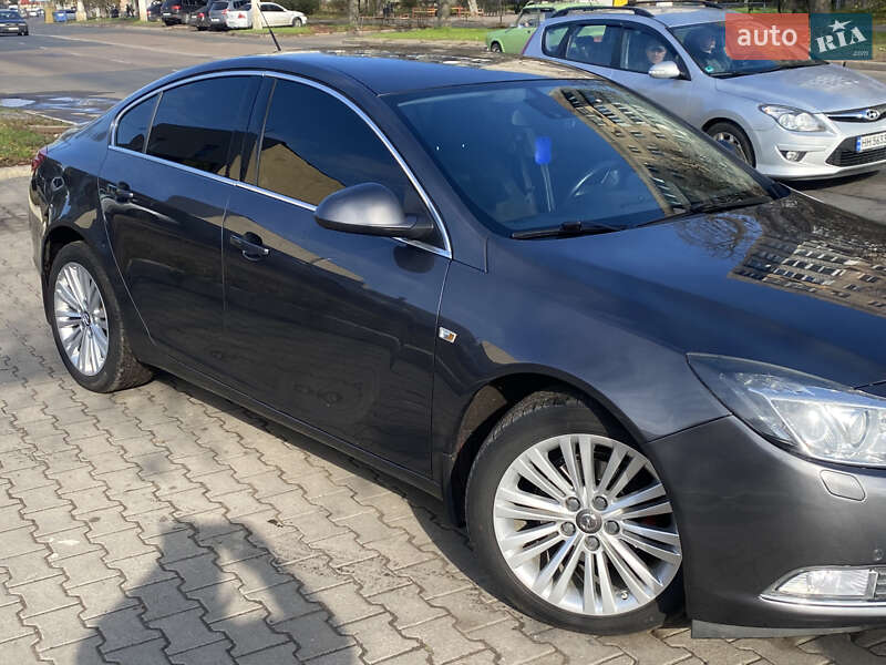 Седан Opel Insignia 2010 в Херсоне