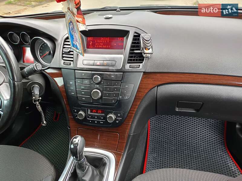 Универсал Opel Insignia 2011 в Ивано-Франковске