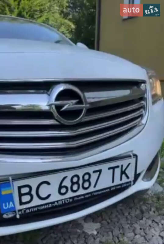Седан Opel Insignia 2014 в Львові