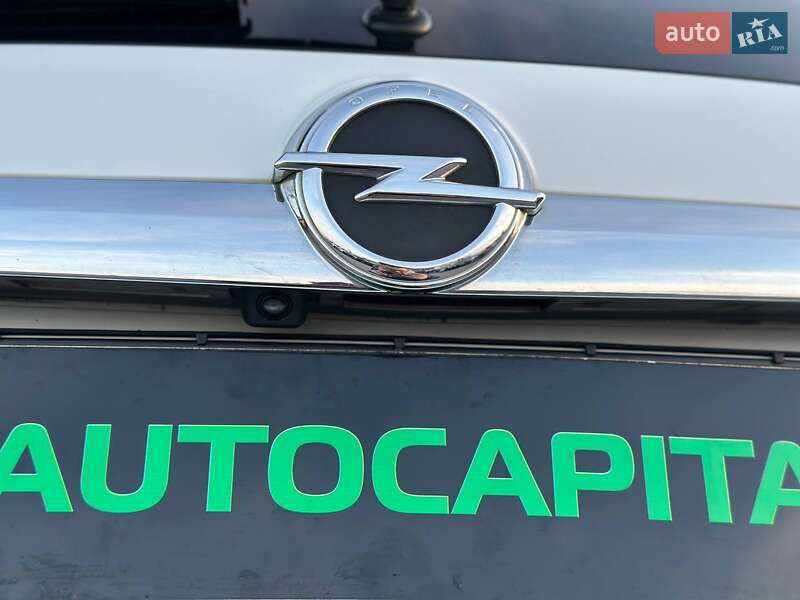 Универсал Opel Insignia 2016 в Киеве