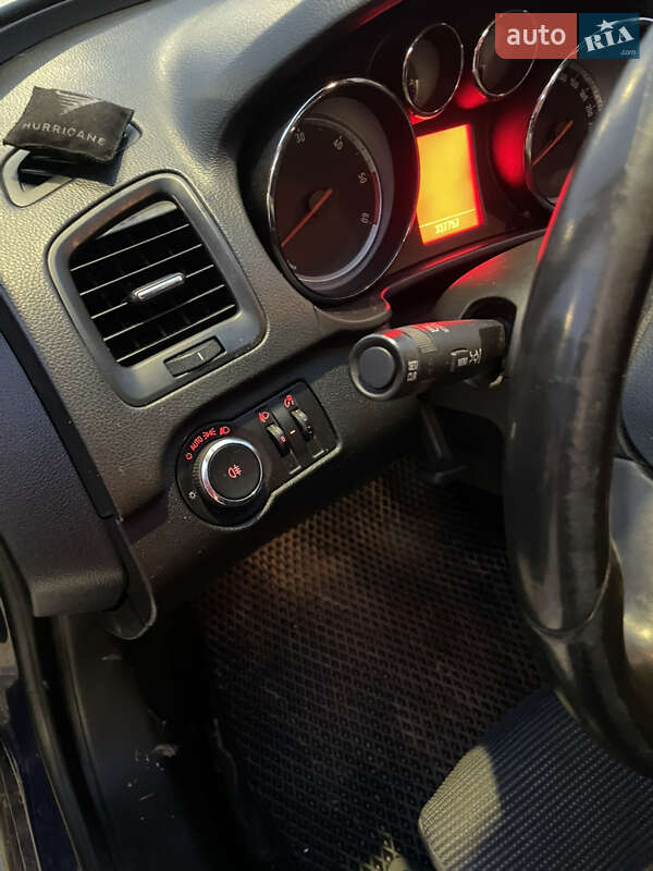 Универсал Opel Insignia 2010 в Львове