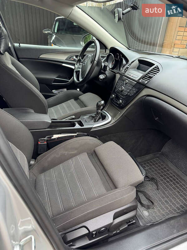 Универсал Opel Insignia 2012 в Полтаве