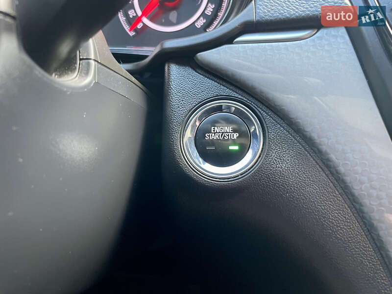 Универсал Opel Insignia 2015 в Остроге