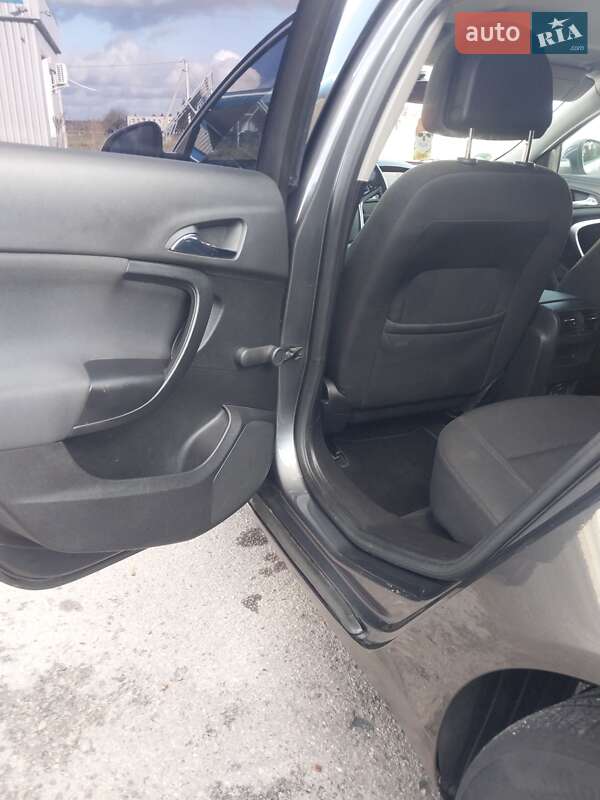 Лифтбек Opel Insignia 2009 в Владимире фото 24 Лифтбек Opel Insignia 2009 в Владимире