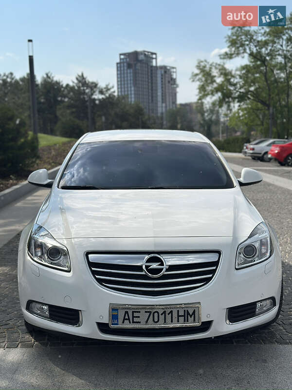 Седан Opel Insignia 2013 в Дніпрі