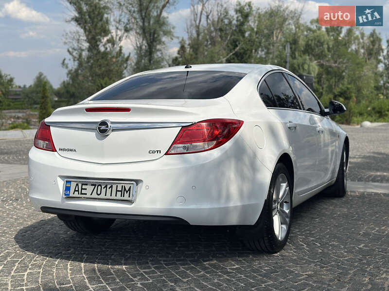 Седан Opel Insignia 2013 в Дніпрі